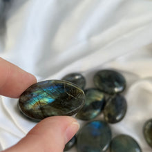 Load image into Gallery viewer, Labradorite Tumbles
