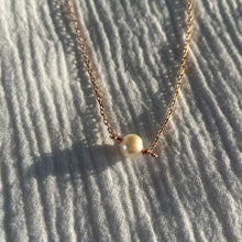 Load image into Gallery viewer, Rose Gold Fresh Water Pearl Necklace
